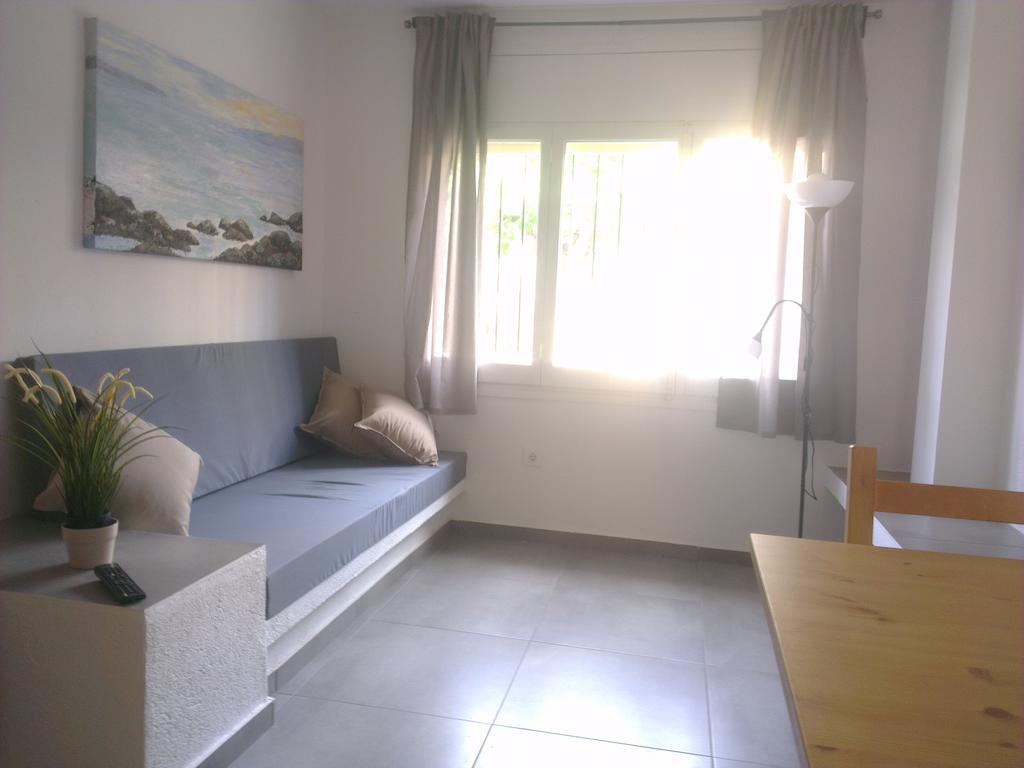 Apartaments La Riera Rosas Habitación foto