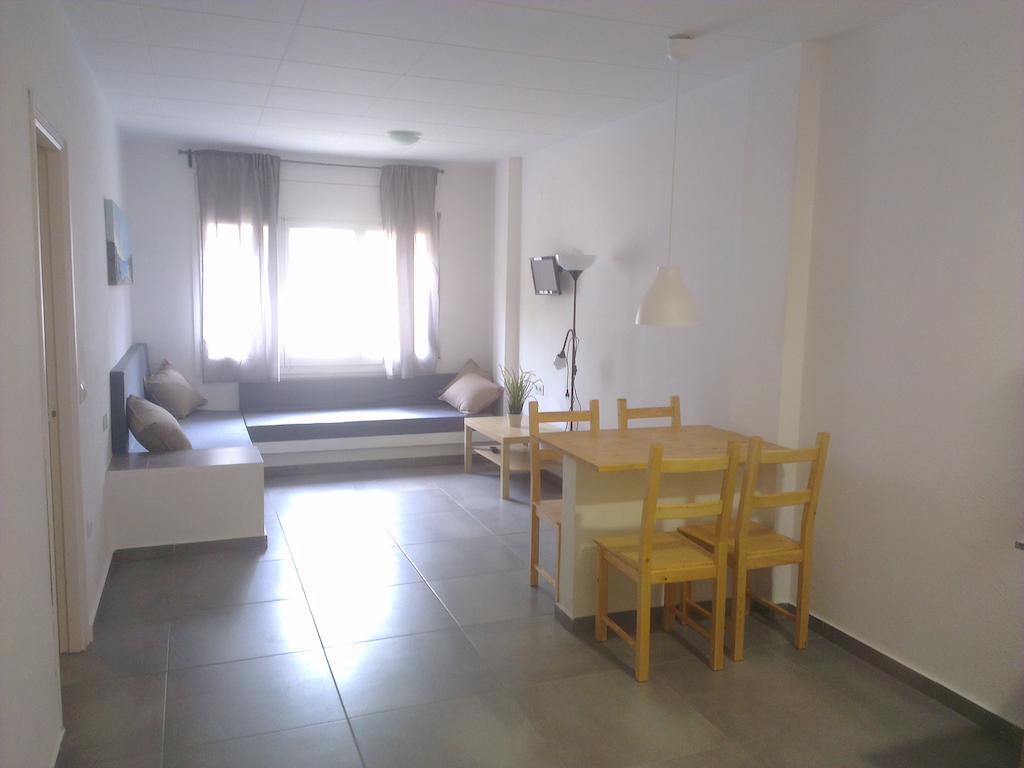 Apartaments La Riera Rosas Habitación foto